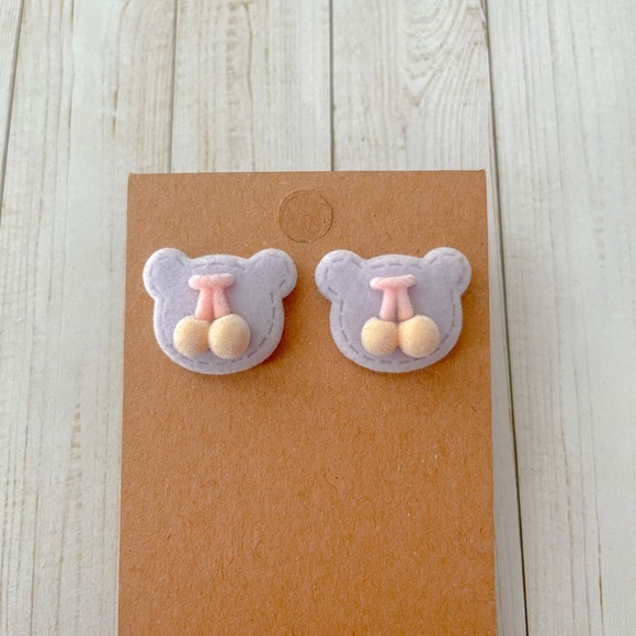 🖤 Fuzzy Bear Shaped Stud Earrings - Picture 2 of 5